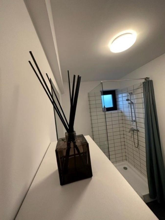 דירות קריובה Escape Lounge מראה חיצוני תמונה